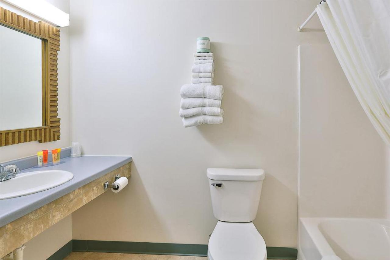 Budget Inn Fairmont מראה חיצוני תמונה
