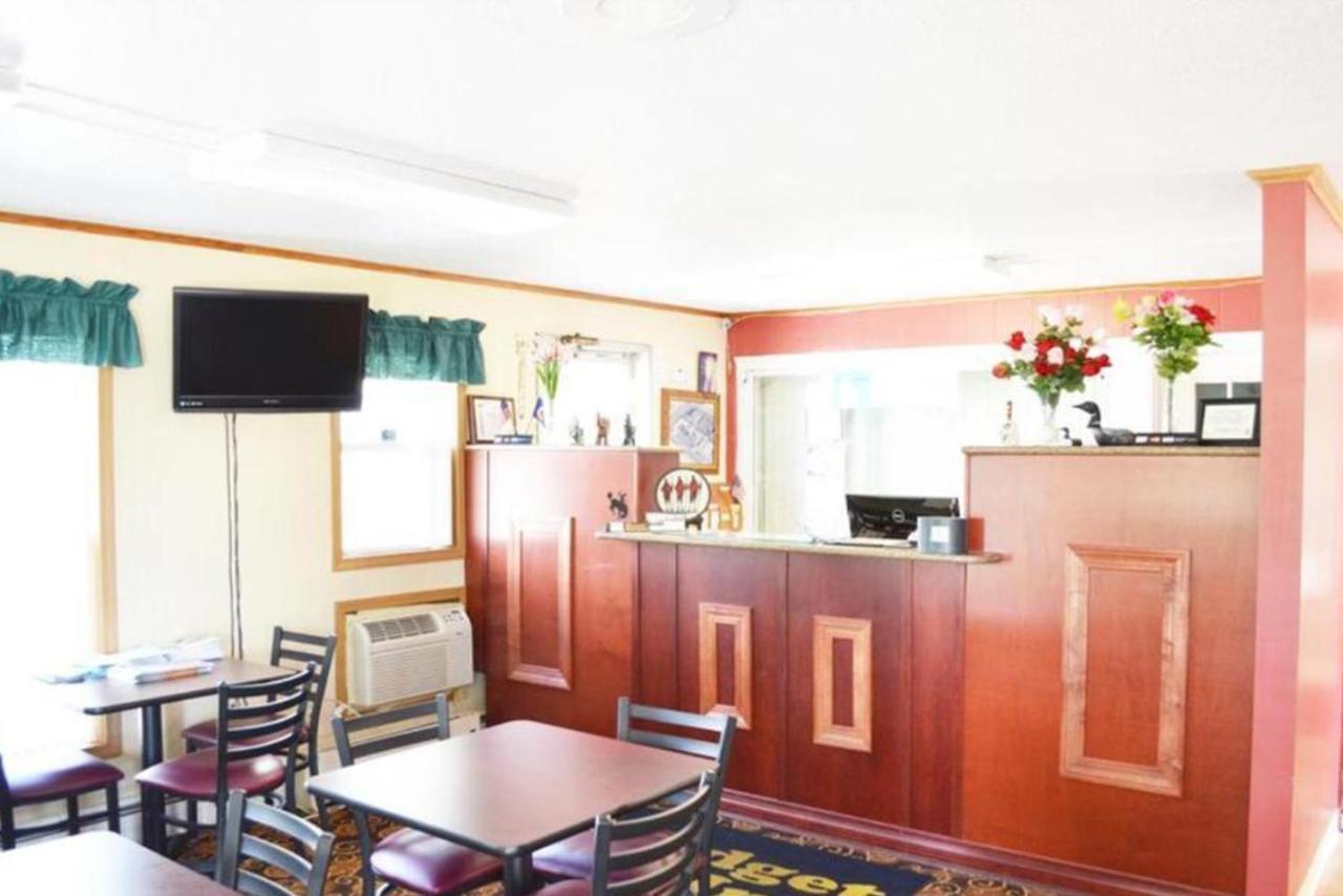 Budget Inn Fairmont מראה חיצוני תמונה